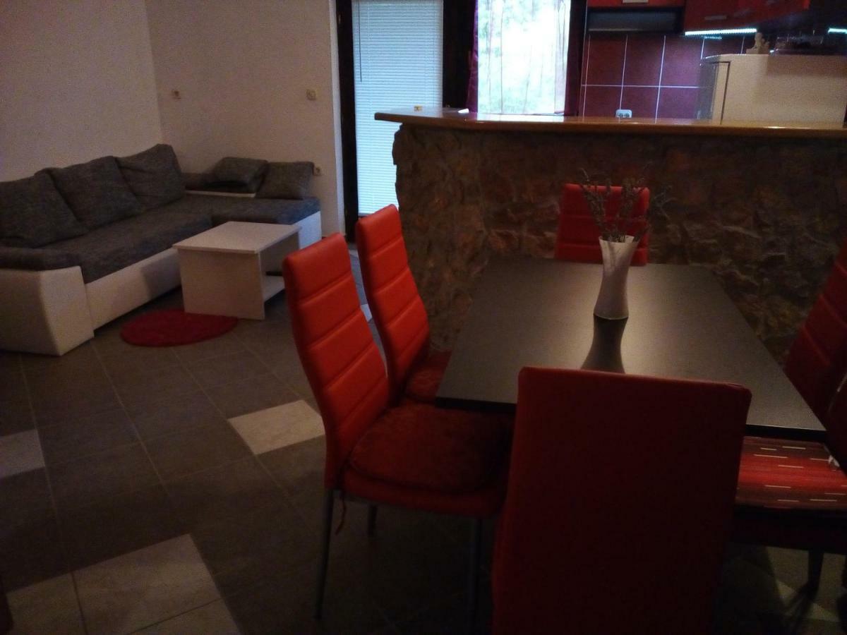 Studio Apartman Hrast Seline Exteriér fotografie