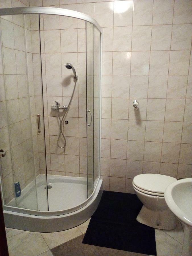 Studio Apartman Hrast Seline Exteriér fotografie