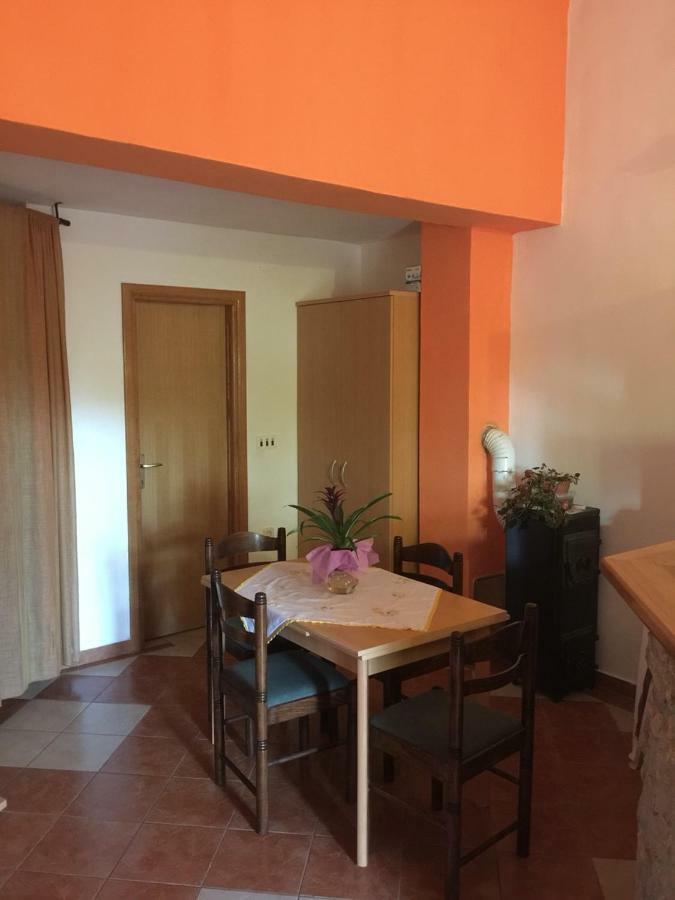 Studio Apartman Hrast Seline Exteriér fotografie
