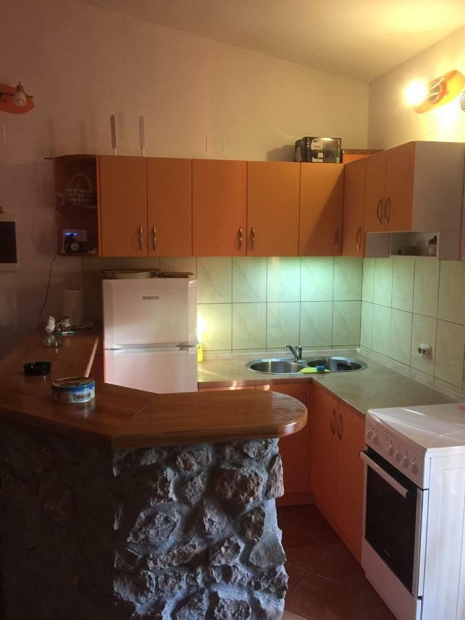 Studio Apartman Hrast Seline Exteriér fotografie