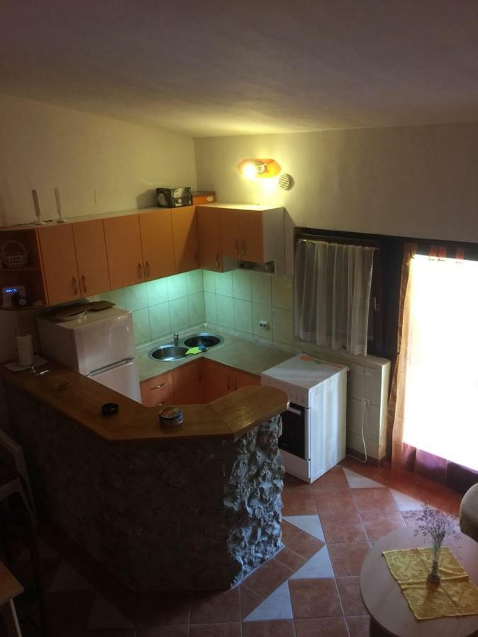 Studio Apartman Hrast Seline Exteriér fotografie